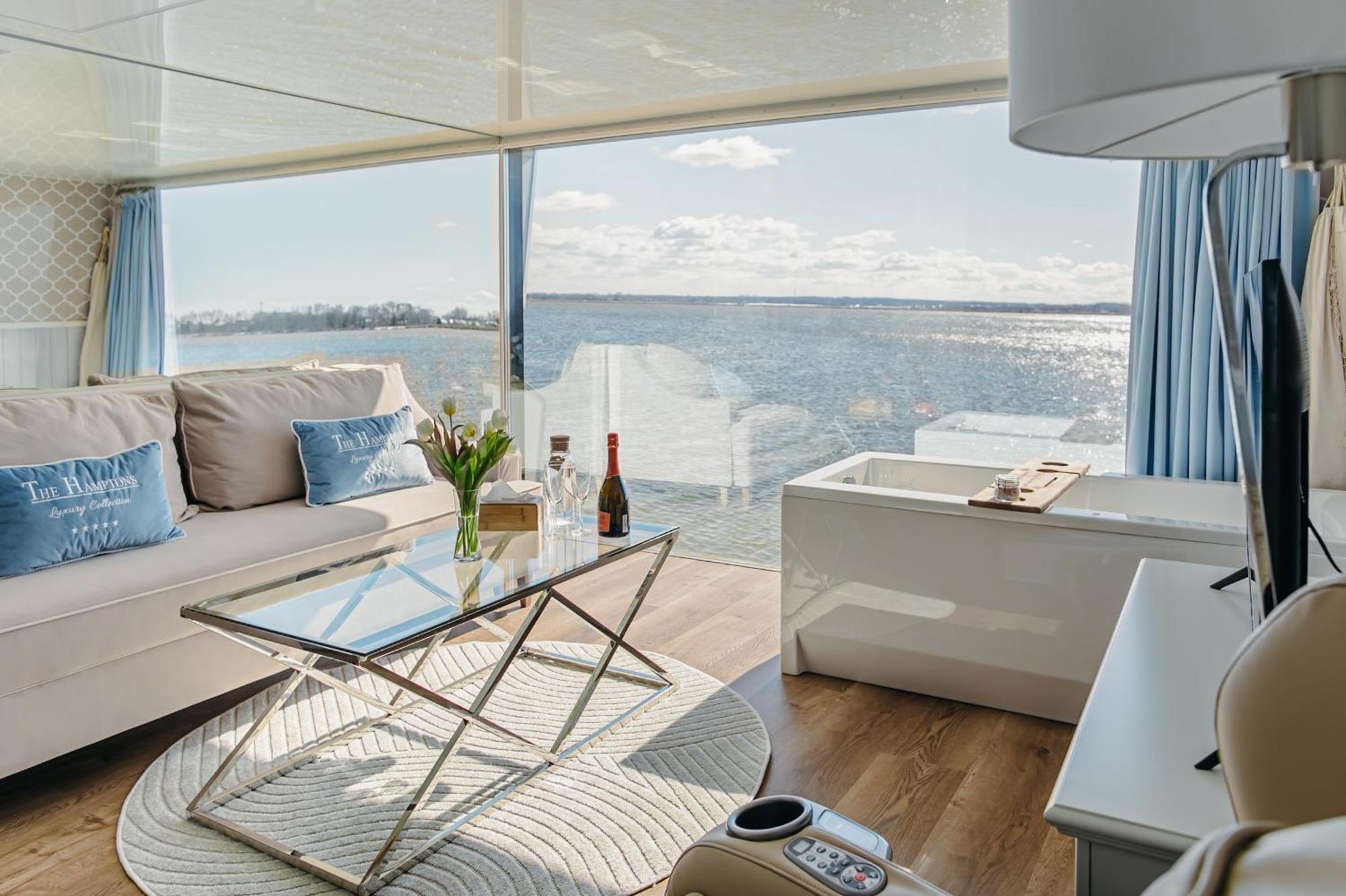 Grand Ht Houseboats - Domki Na Wodzie - Sauna, Jacuzzi, Kominek Mielno  Exteriör bild