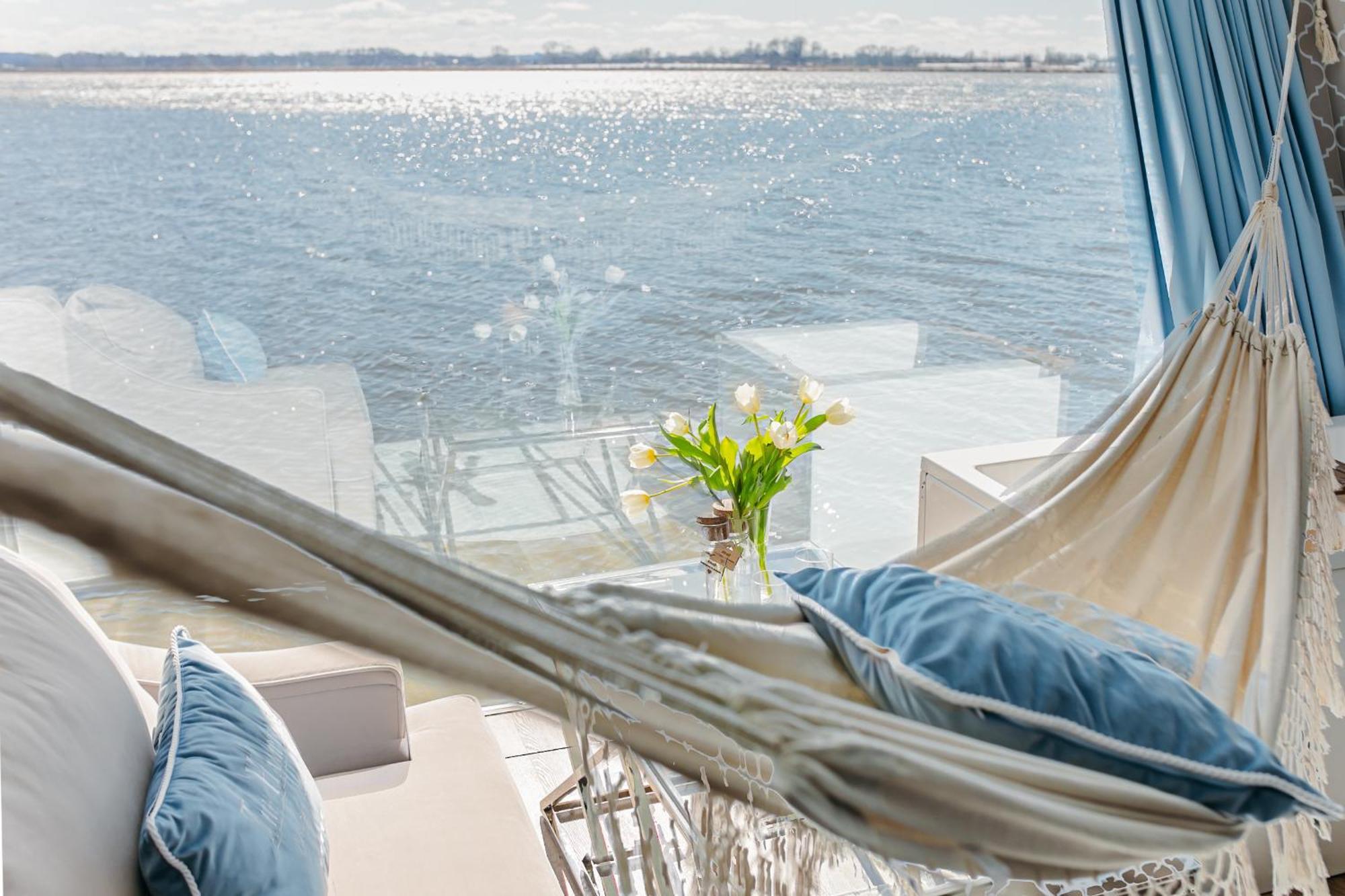 Grand Ht Houseboats - Domki Na Wodzie - Sauna, Jacuzzi, Kominek Mielno  Exteriör bild