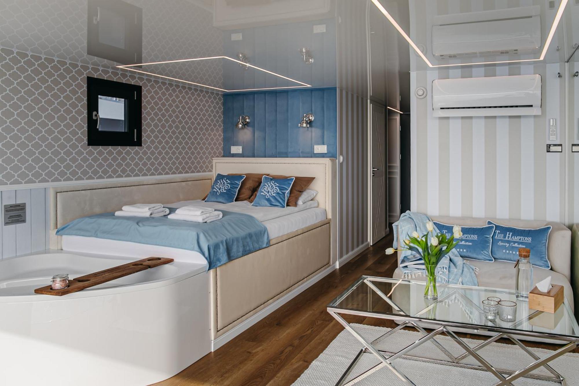 Grand Ht Houseboats - Domki Na Wodzie - Sauna, Jacuzzi, Kominek Mielno  Rum bild