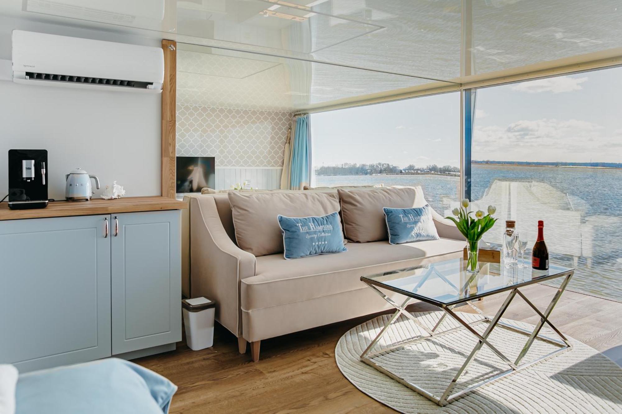 Grand Ht Houseboats - Domki Na Wodzie - Sauna, Jacuzzi, Kominek Mielno  Rum bild