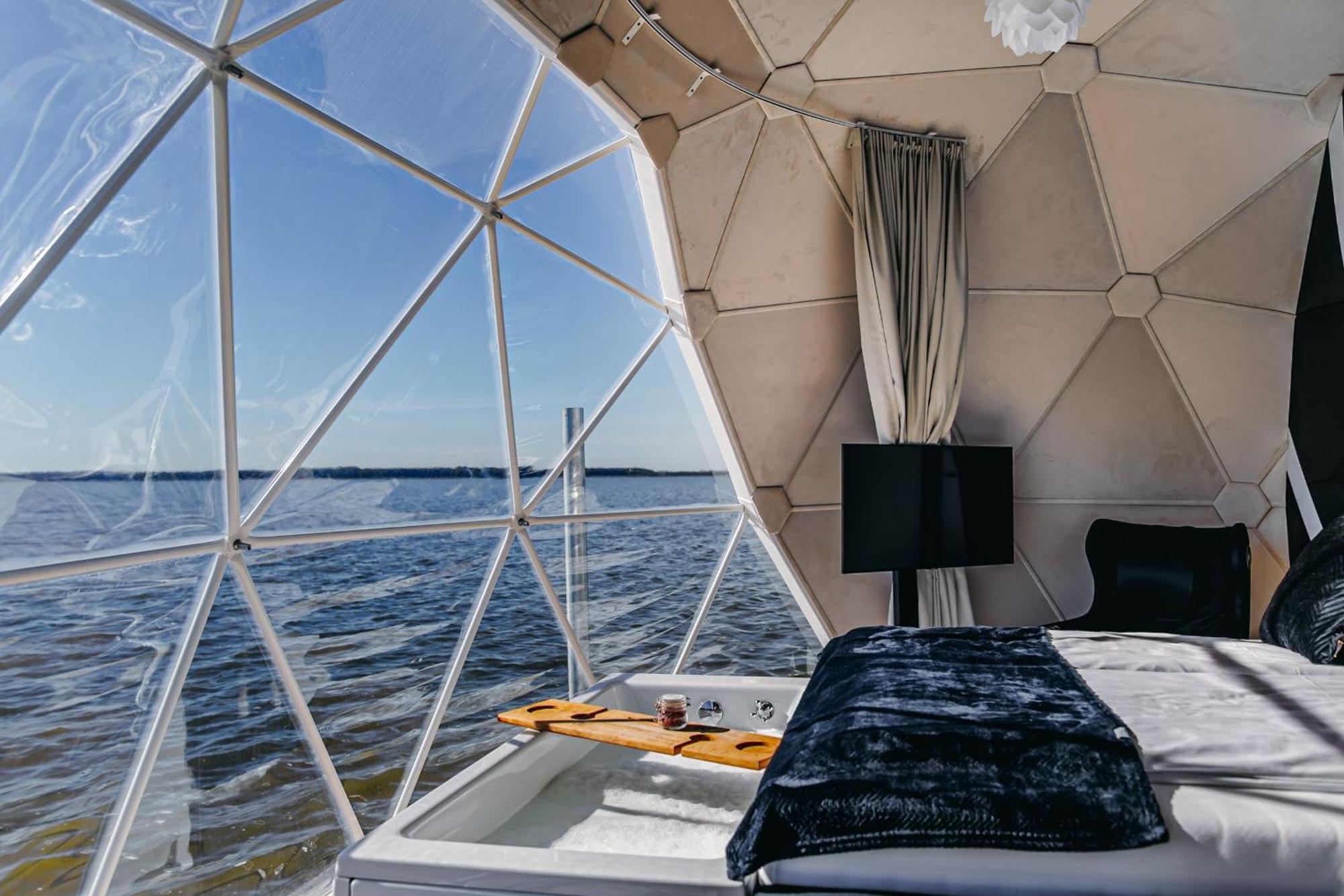 Grand Ht Houseboats - Domki Na Wodzie - Sauna, Jacuzzi, Kominek Mielno  Rum bild