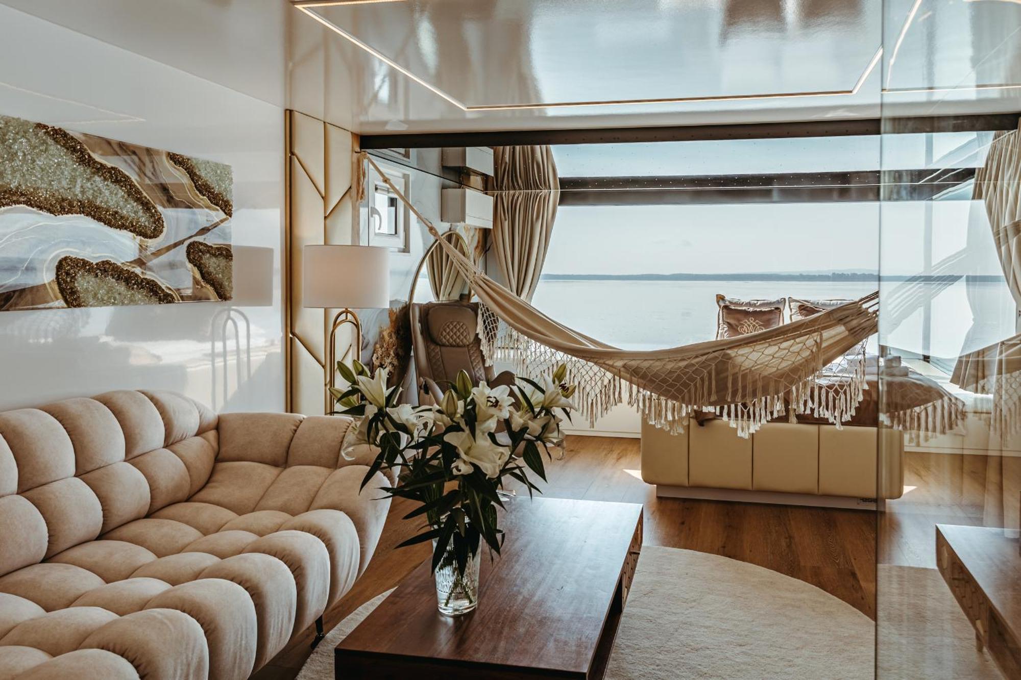 Grand Ht Houseboats - Domki Na Wodzie - Sauna, Jacuzzi, Kominek Mielno  Rum bild