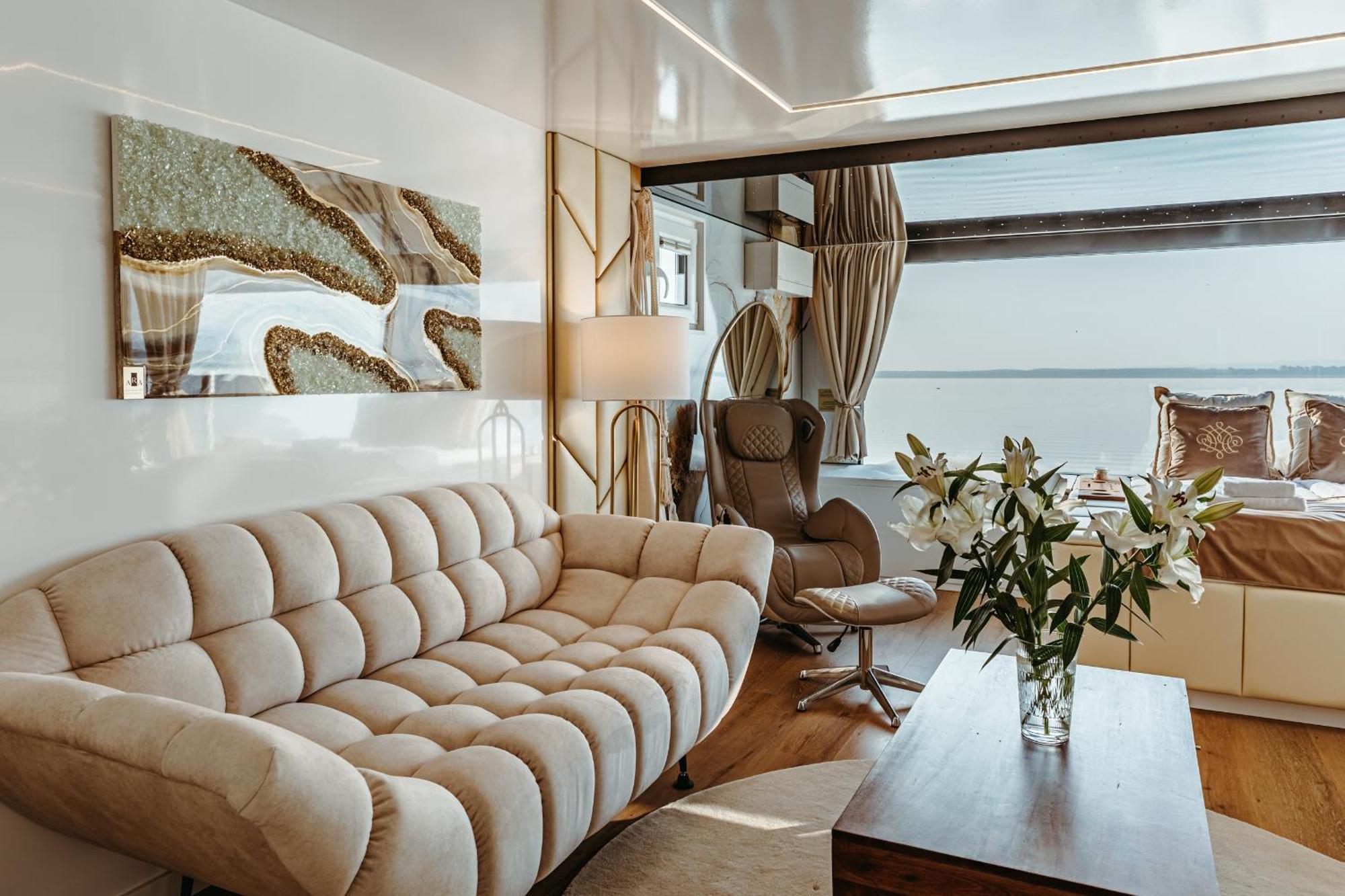 Grand Ht Houseboats - Domki Na Wodzie - Sauna, Jacuzzi, Kominek Mielno  Rum bild