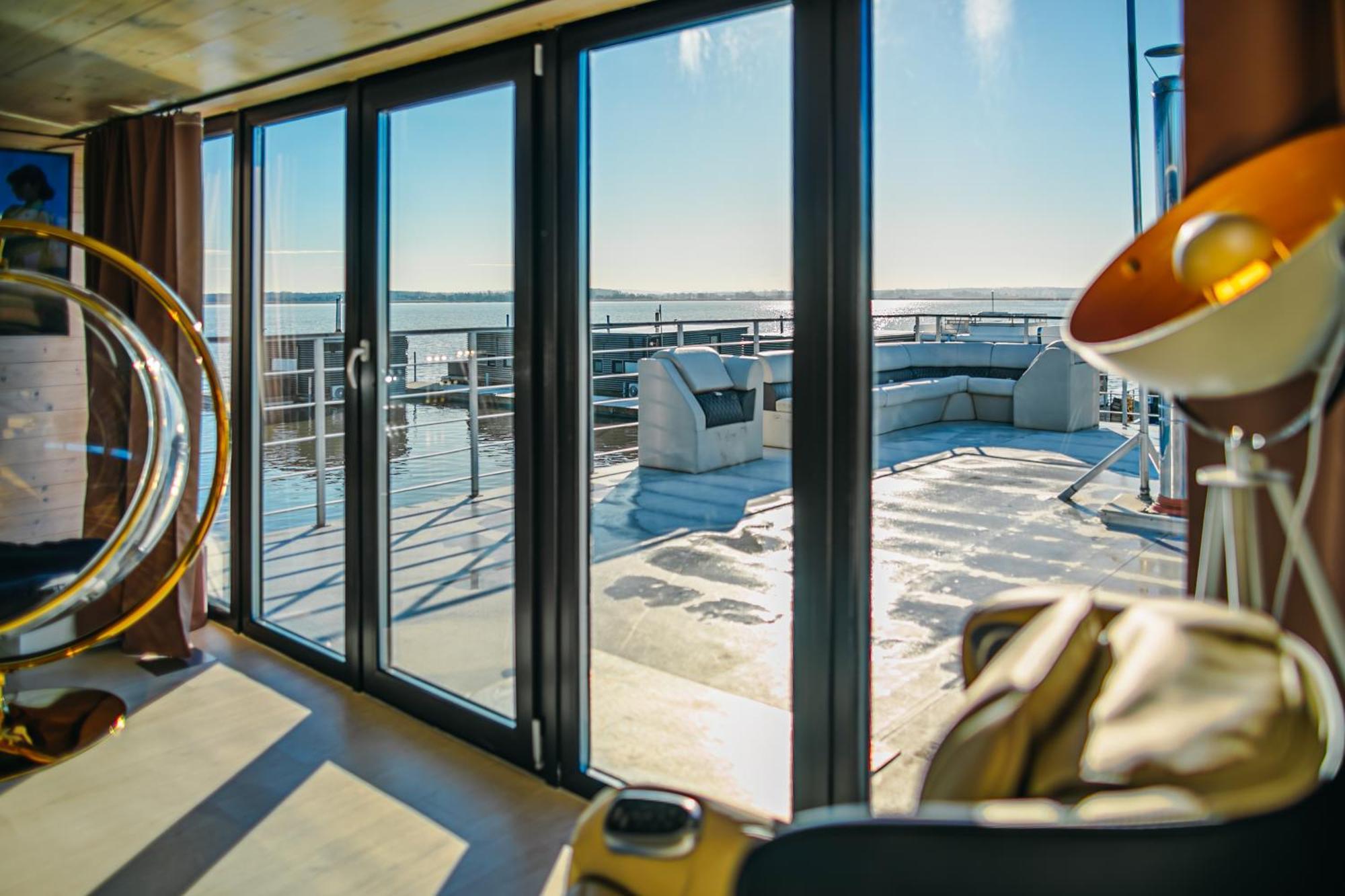 Grand Ht Houseboats - Domki Na Wodzie - Sauna, Jacuzzi, Kominek Mielno  Rum bild