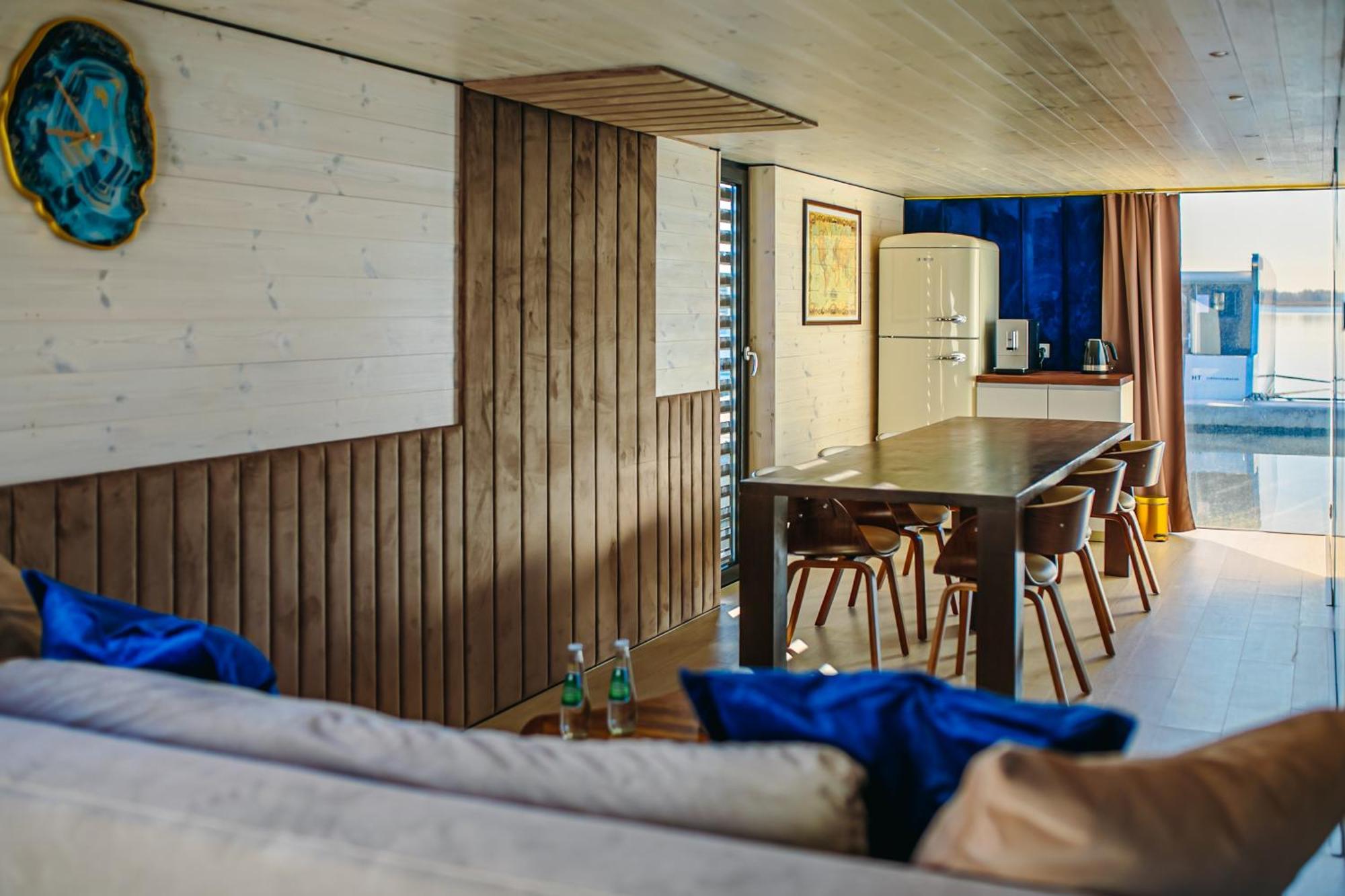 Grand Ht Houseboats - Domki Na Wodzie - Sauna, Jacuzzi, Kominek Mielno  Rum bild